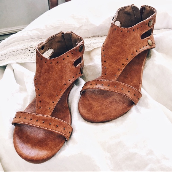 Tan Flat Faux Leather Gladiator Slide Sandals - Picture 2 of 3